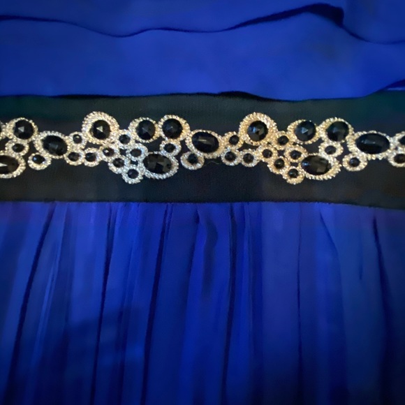 Adorable party dress in blue - Picture 4 of 6